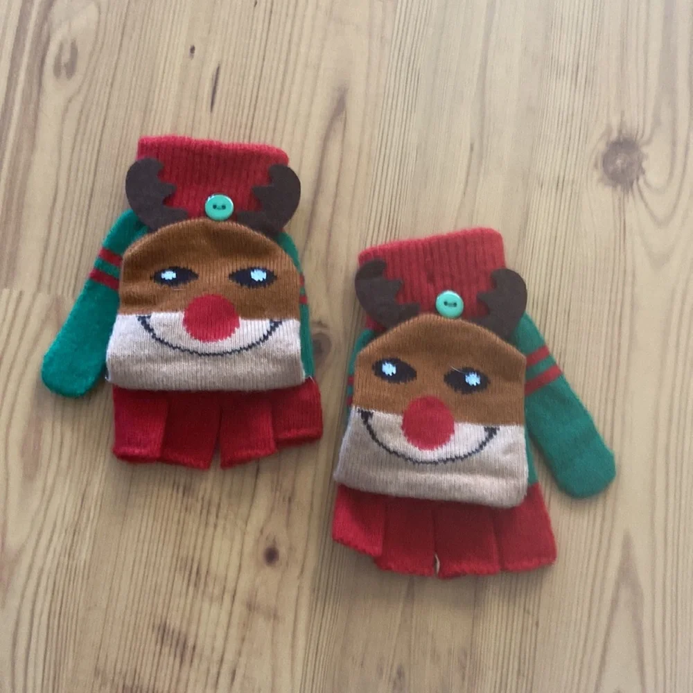 Mittens small boys reindeer, NWOT